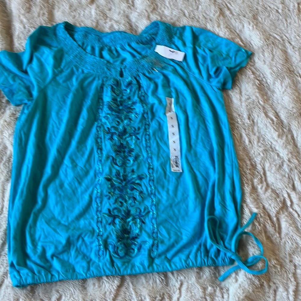 New With Tag Croft & Barrow  Aqua Blue Embroidered  With Hem Tie shirt Size S